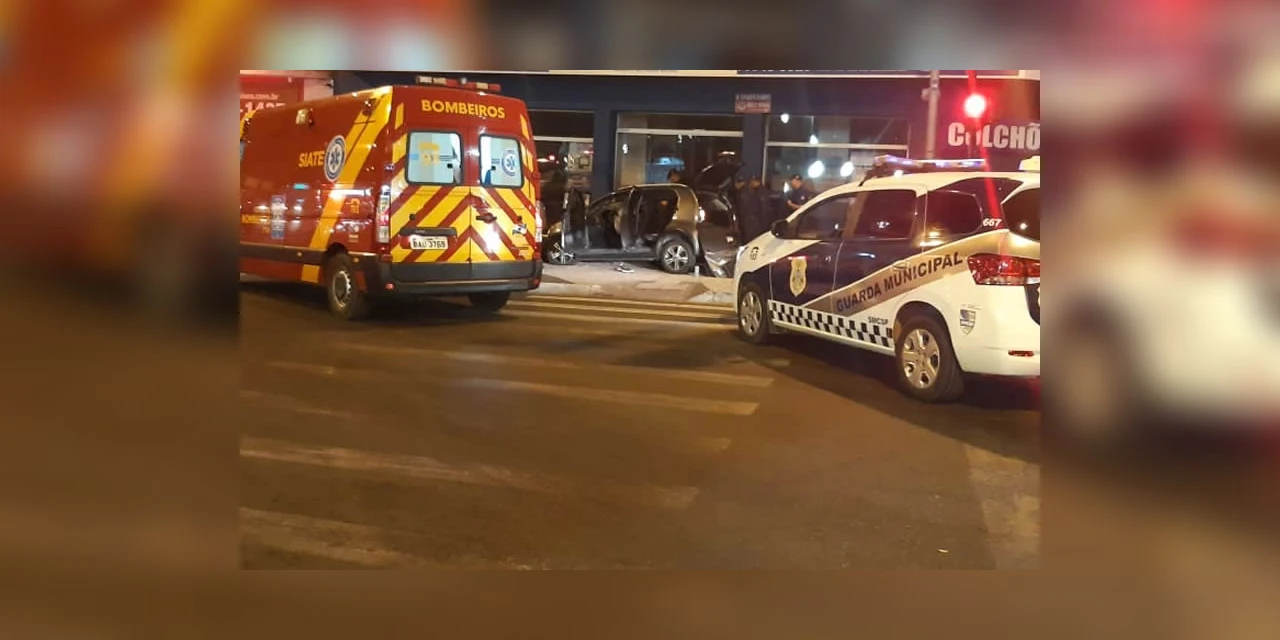Motorista dirigindo alcoolizado tenta atropelar Guarda Municipal causa acidente e vai preso em PG