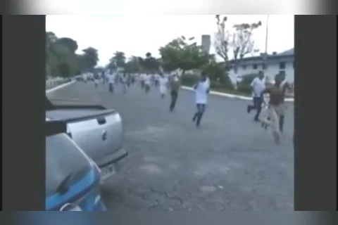 Mais de 500 presos fogem de penitenciaria no litoral de São Paulo