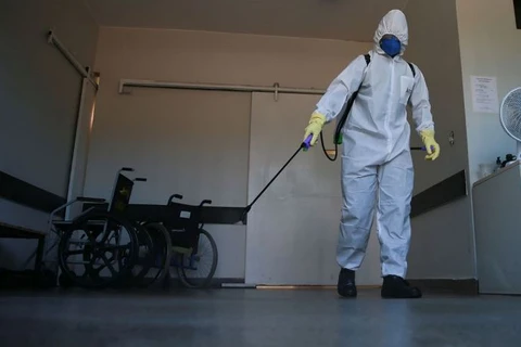 Covid-19: Brasil tem 553 mortes e 12 mil casos confirmados