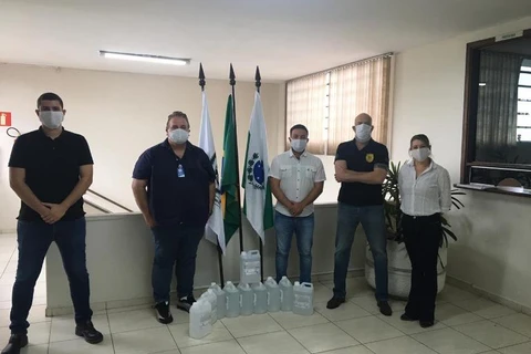 Prefeitura e Ambev distribuem 500 litros de álcool 70% para instituições de Ponta Grossa