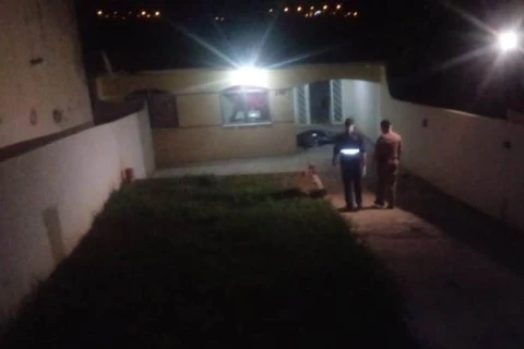 Homem é morto a pauladas dentro de residência em Ponta Grossa