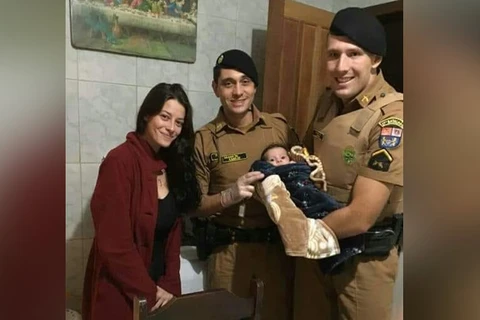 Policiais salvam vida de bebê engasgado em São Mateus do Sul