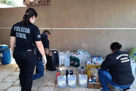 Policia civil prende casal que vendia álcool em gel e outros produtos falsificados