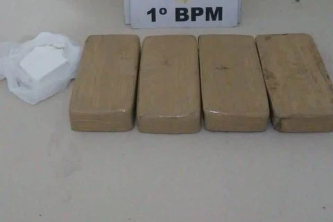 Motociclista é preso transportando drogas da capital para PG