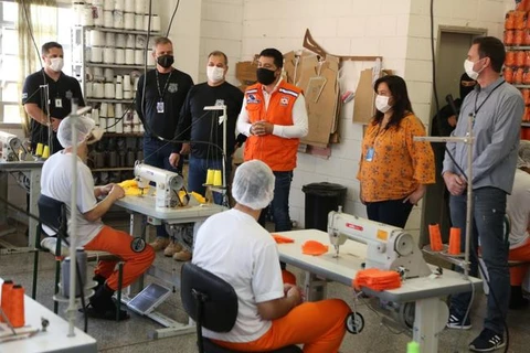 Prefeitura recebe máscaras confeccionadas por detentos do DEPEN