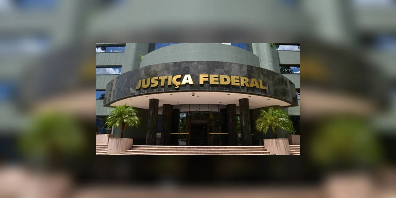 Justiça Federal do Paraná bloqueia 10% do salário de políticos investigados na Lava Jato