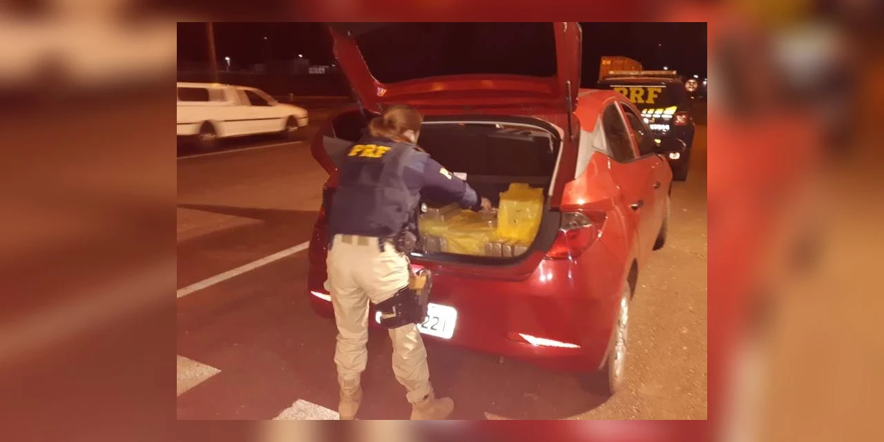 Perseguição policial termina com apreensão de 141 quilos de maconha em PG