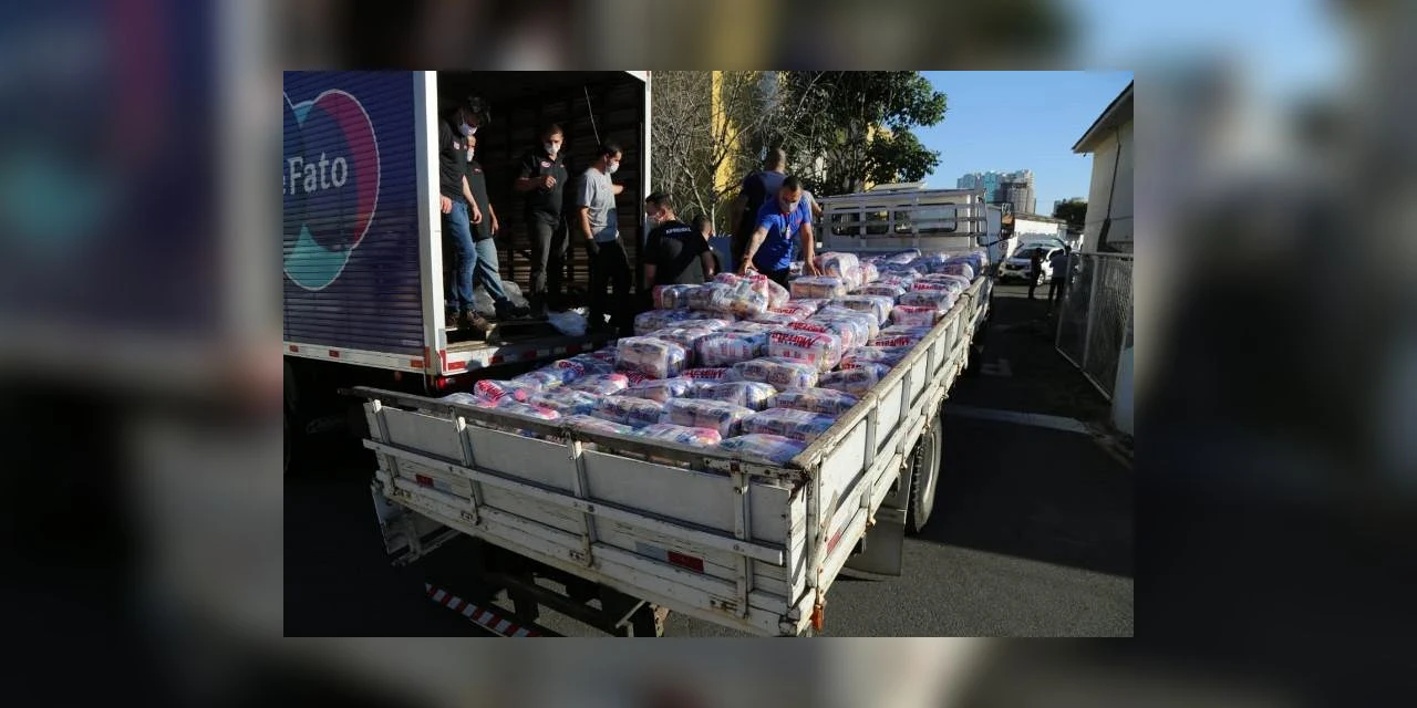 Grupo Muffato doa 22 toneladas de alimentos para campanha ‘PG sem Fome’