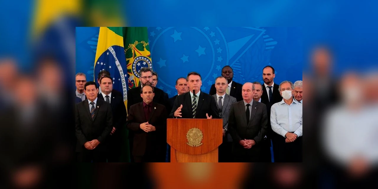 Bolsonaro nega intervenção política na Polícia Federal