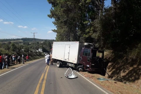 Colisão frontal faz uma vítima fatal na PR-487, em Ivaí