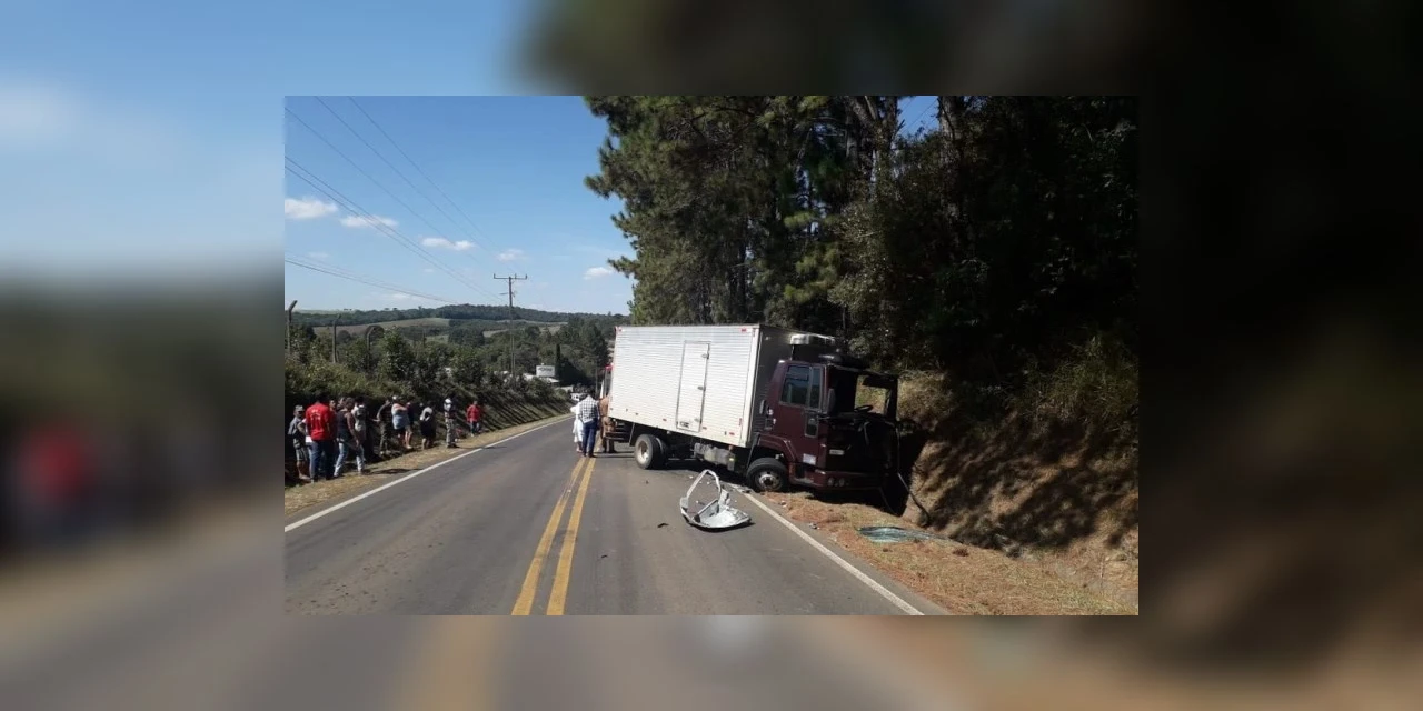 Colisão frontal faz uma vítima fatal na PR-487, em Ivaí