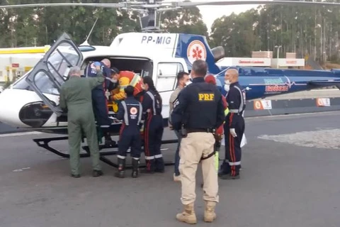 Pedestre é socorrido em estado grave após ser atropelado na BR-376