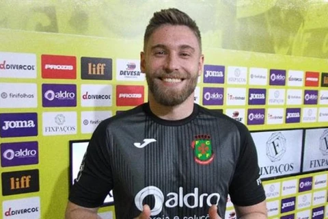 Simão sofre lesão e passará por cirurgia