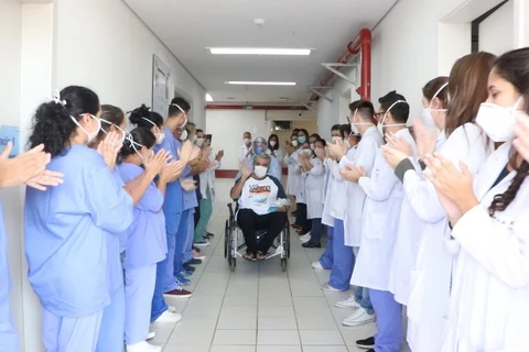 Hospital Regional comemora alta de paciente com coronavírus; Veja video!