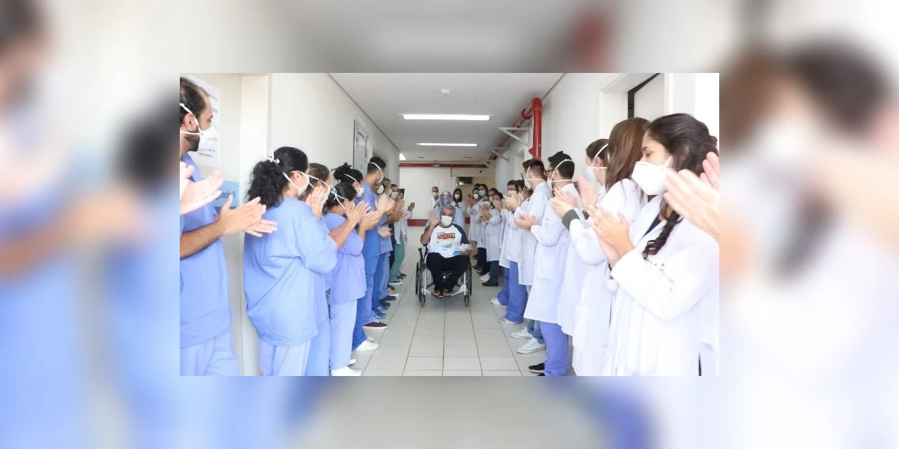 Hospital Regional comemora alta de paciente com coronavírus; Veja video!