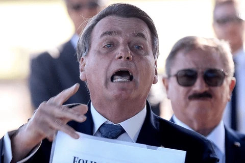 Bolsonaro pede desculpa depois de mandar repórter 'calar a boca': 'Fui grosseiro'