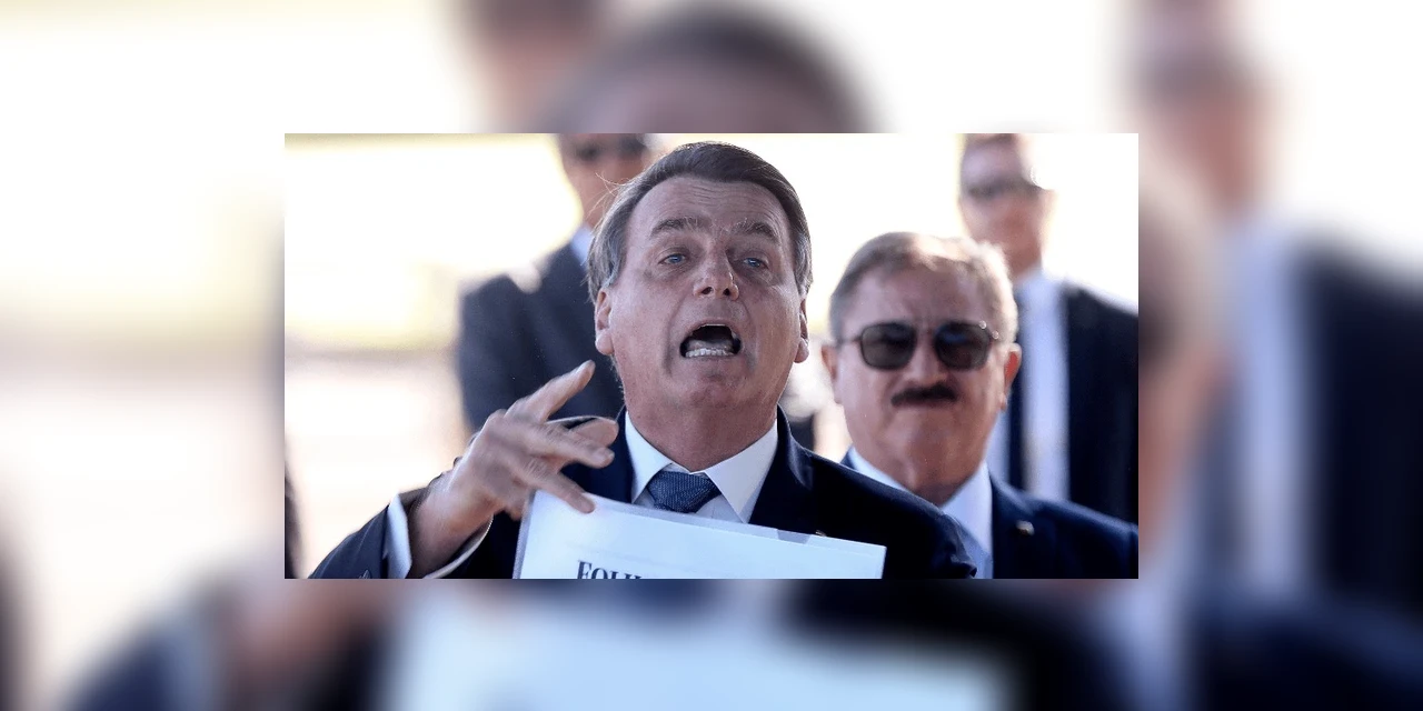 Bolsonaro pede desculpa depois de mandar repórter 'calar a boca': 'Fui grosseiro'