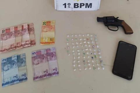 Homem hospedado em pensionato é apreendido com drogas no centro de PG