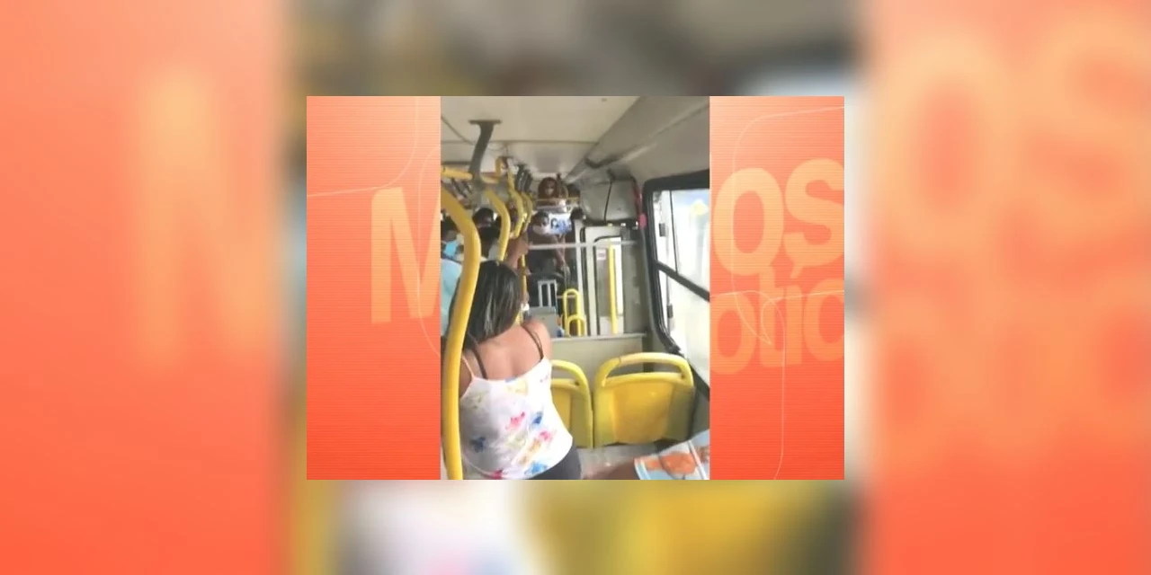 Mulher sem mascara é expulsa a chutes de ônibus em Salvador