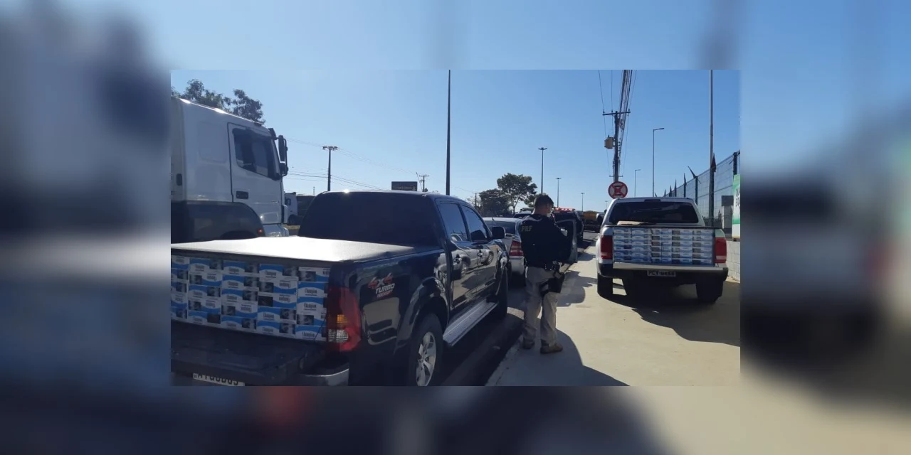 PRF e Receita apreendem quadrilha com camionetes roubadas carregadas de cigarros em PG