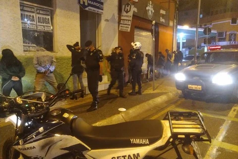 Jovens são autuados por não usarem máscaras e causar aglomeração em PG