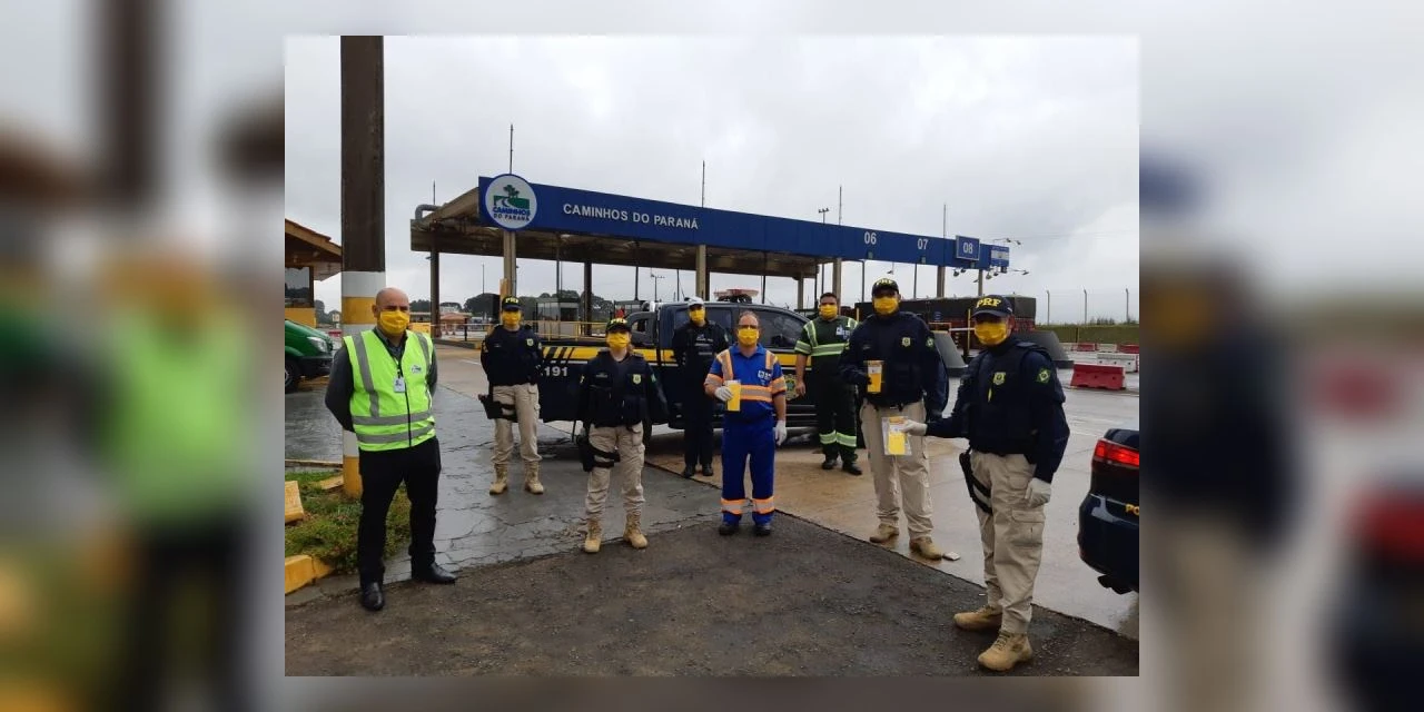 PRF e parceiros distribuem máscaras para motoristas