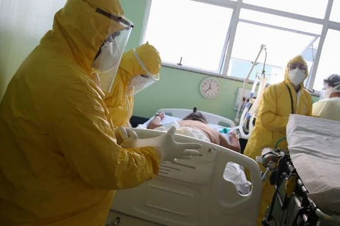 Mais de 31,5 mil profissionais de saúde contraíram covid-19; diz Ministério da Saúde