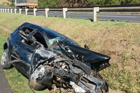 Duas pessoas ficam em estado grave após acidente na BR-376 em PG