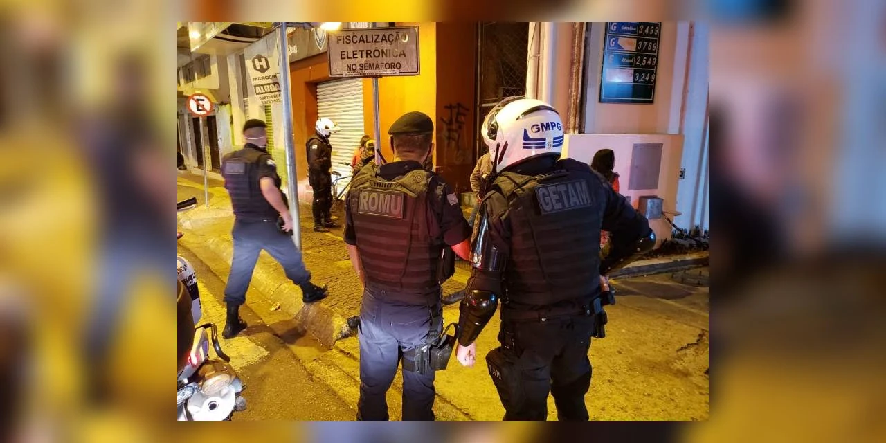 Acionada por denúncia de aglomeração de pessoas, GM efetua prisão por tráfico de drogas em PG