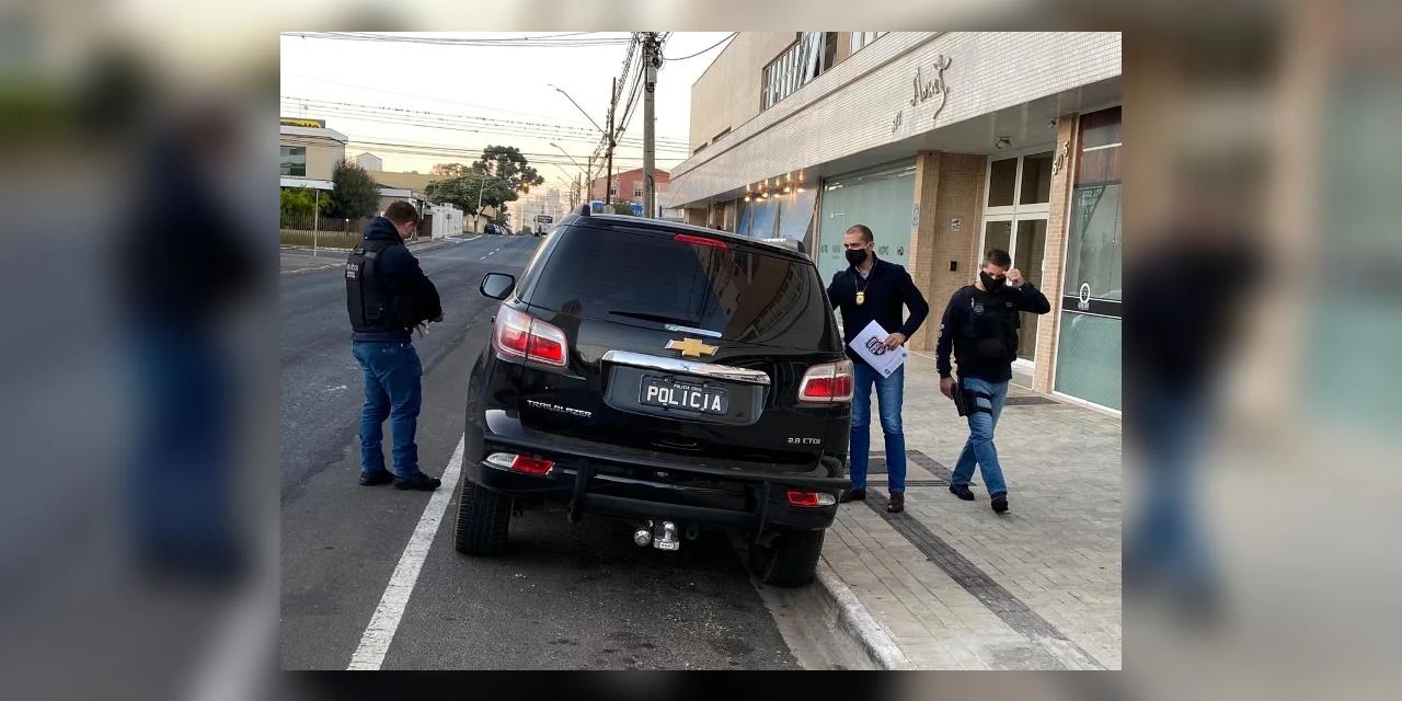Policia Civil cumpre mandados contra fraude em licitação de R$ 10 milhões no Paraná e SC