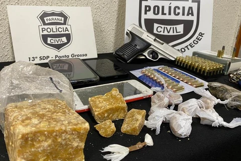 Policia civil prende mãe e filho por trafico de drogas em Ponta Grossa