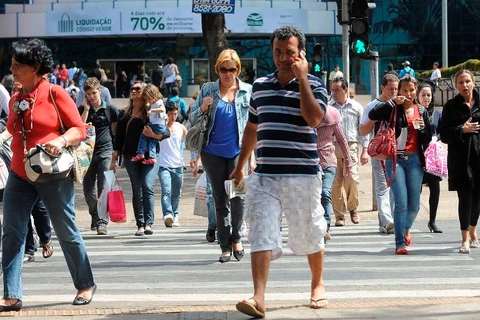 Taxa de desemprego sobe para 12,6% em abril, diz IBGE