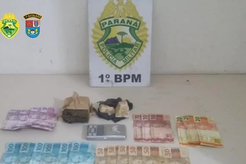 Rapaz de 21 anos é preso, após ser flagrado traficando drogas em PG