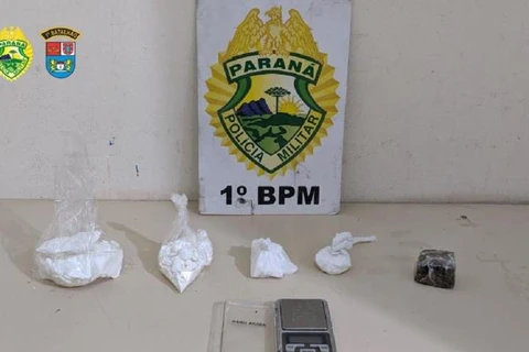 Cão de faro ajuda PM a encontrar comercio de drogas em PG