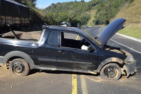 Dois motoristas se envolvem em acidente e acabam detidos por embriaguez ao volante; diz PRF
