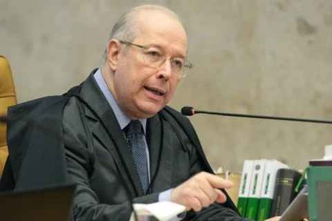 Celso de Mello rejeita pedido de apreensão de celular de Bolsonaro