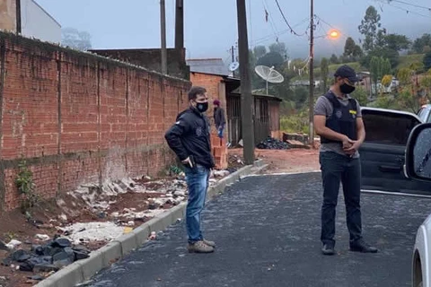 Polícia civil cumpre mandados em Jaguariaíva e prende 05 pessoas