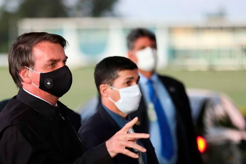 Bolsonaro veta R$ 8,6 bi de fundo extinto para combate a coronavírus