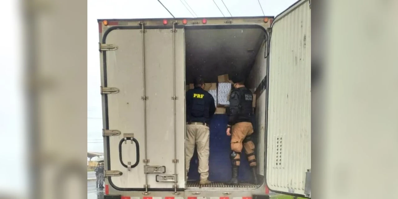 Operação da PM e PRF apreende grande quantidade de cigarros do Paraguai na Souza Naves