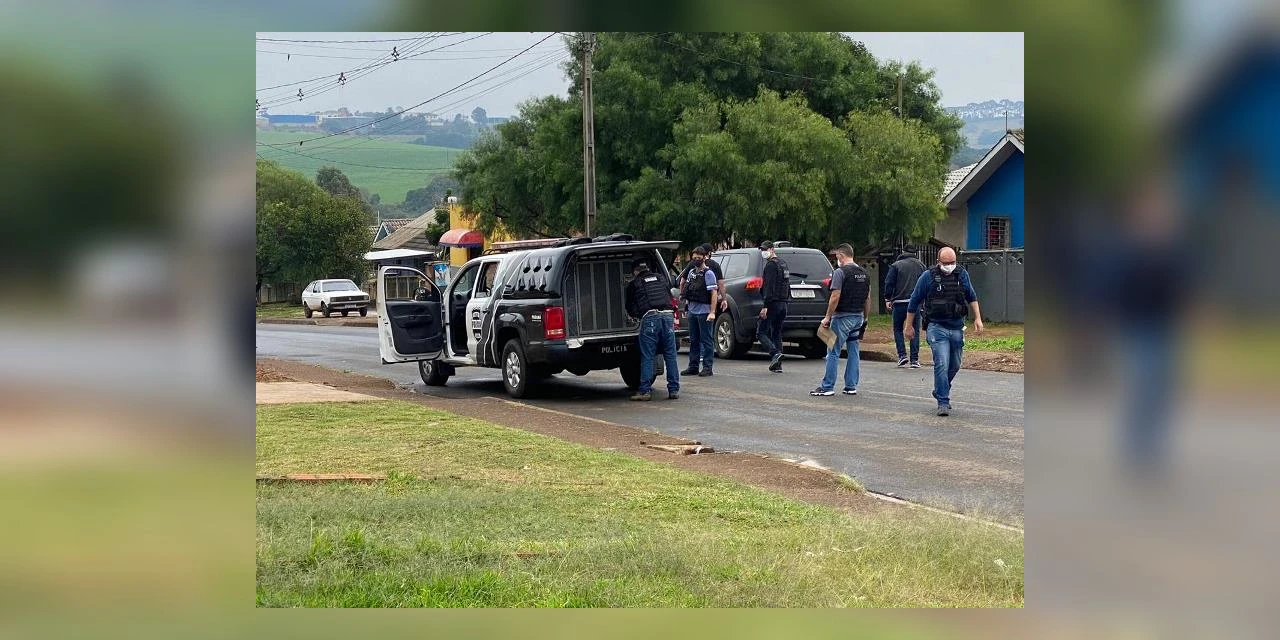Policia Civil cumpre mandados de prisão, apreende drogas, arma e dinheiro no Jardim Boreal