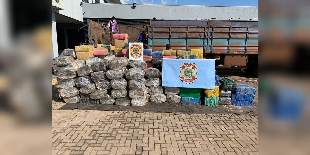 Operação da PF e PM apreende 25 toneladas de maconha em caminhões com carga de soja no Paraná   