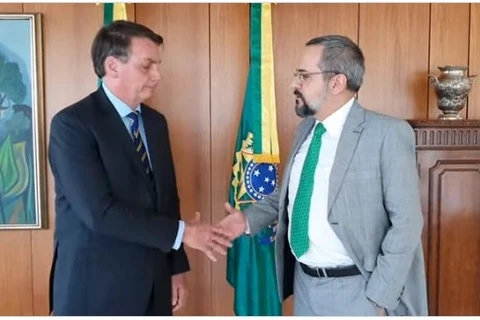 Ministro da Educação, Abraham Weintraub, anuncia demissão