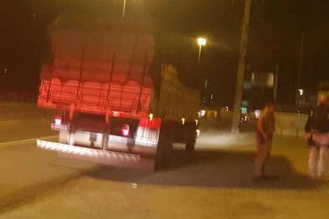 Caminhão carregado com mais de 600 mil em cigarros do Paraguai é apreendido na Souza Naves