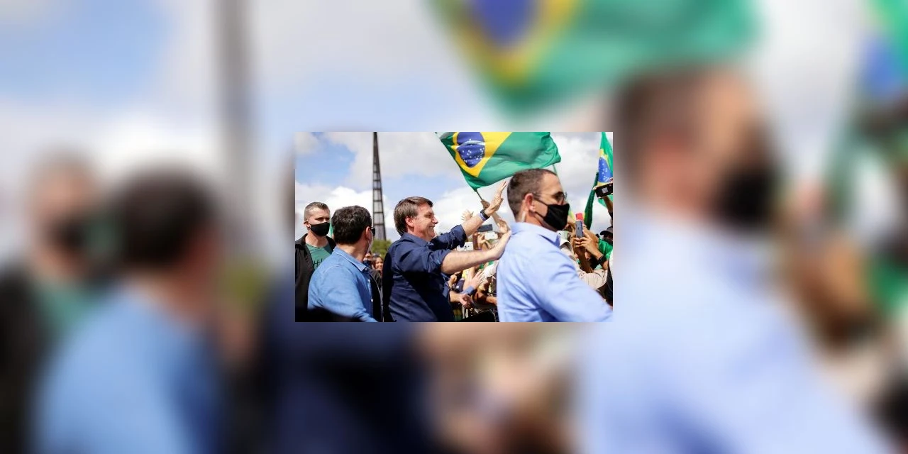 Juiz obriga Bolsonaro a usar máscara em locais públicos