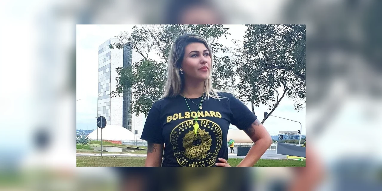 Sara Winter deixa a prisão usando tornozeleira eletrônica