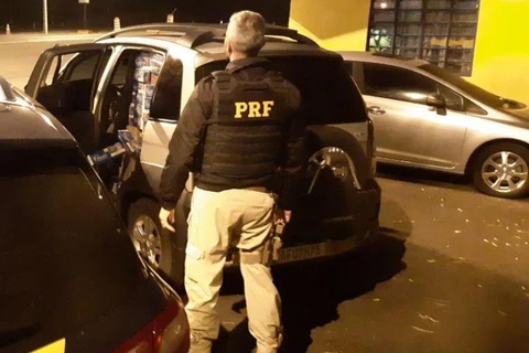 Operação Tamoio II: PRF recupera carga roubada, prende assaltantes e apreende cigarros na região