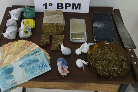 Abordagem policial termina com apreensão de drogas em PG