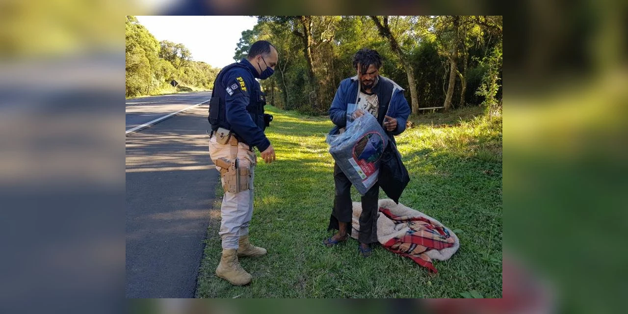 Com a chegada do frio, PRF intensifica o projeto Vidas nas Estradas de apoio aos andarilhos