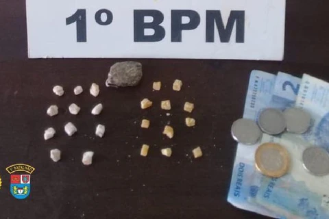 Dupla é flagrada comercializando maconha e crack no centro