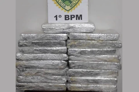 PM apreende adolescente com 14 quilos de maconha em PG